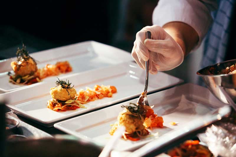 The Ultimate Guide to Hiring a Private Chef for Your Home